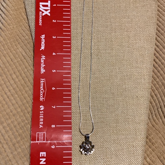 Lotus cage necklace with genuine pearl inside. - Picture 5 of 5